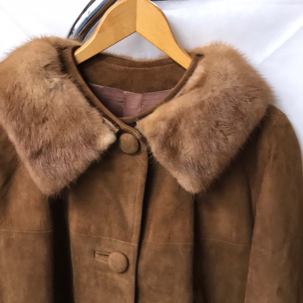 Beautiful nice weight suede 3/4 length coat.